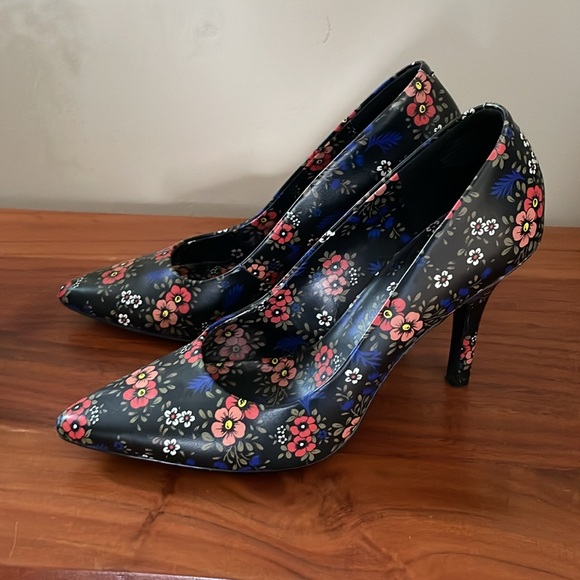 Nine West floral pointy pumps 9 - Picture 5 of 10